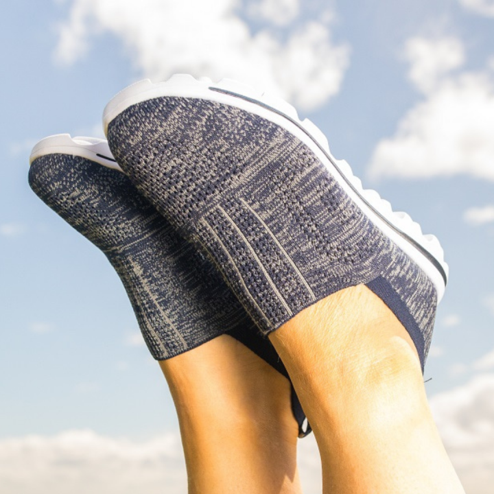 TravelActiv Stretch women's walking shoe lifestyle